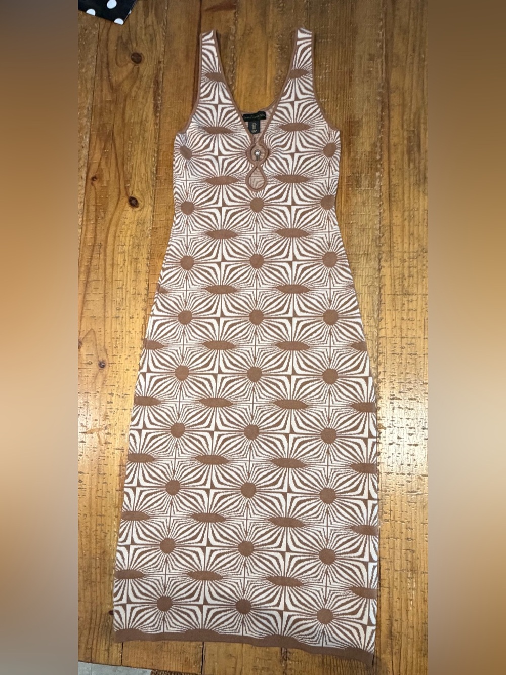 House of Harlow 1960 Brown & Cream Geometric Knit Midi Dress - Picture 8 of 10